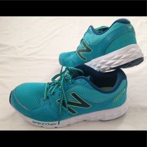 Women's Size 9 New Balance Athletic Shoes